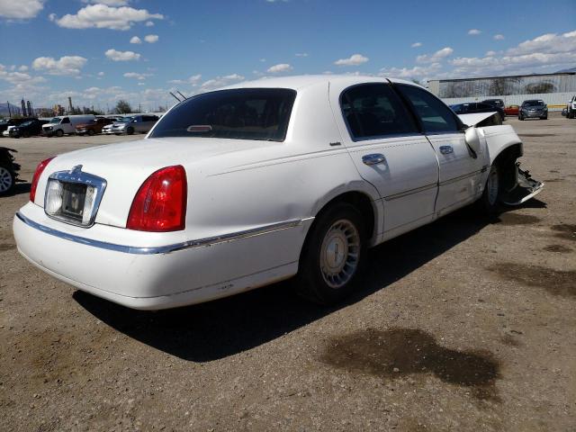 1LNFM81W4WY626821 - 1998 LINCOLN TOWN CAR EXECUTIVE WHITE photo 3