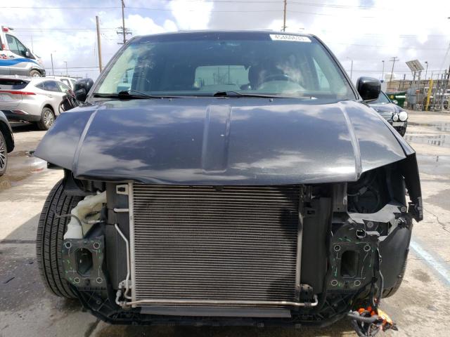 2C4RC1BG7DR573388 - 2013 CHRYSLER TOWN & COU TOURING შავი ფოტო 5