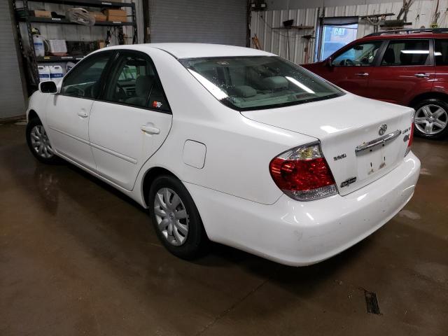 4T1BE32K45U534673 - 2005 TOYOTA CAMRY LE WHITE photo 2