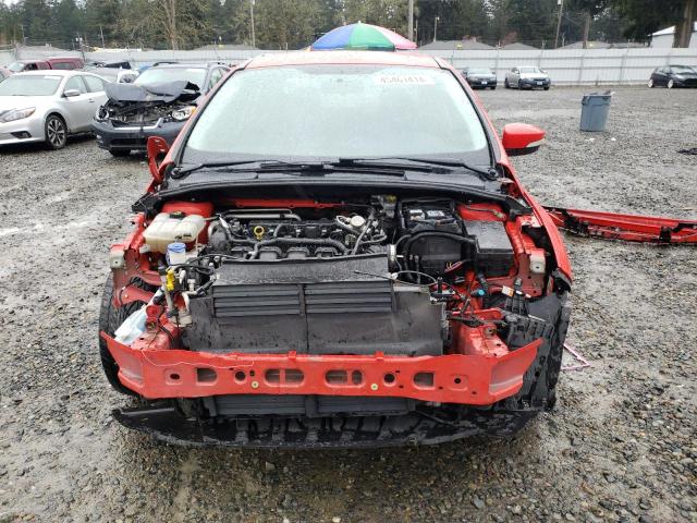 1FADP3F2XGL325051 - 2016 FORD FOCUS SE RED photo 5