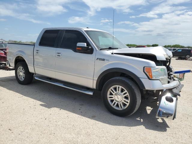 1FTFW1CF3DFD81828 - 2013 FORD F150 SUPERCREW SILVER photo 4