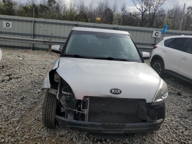 KNDJT2A56D7765258 - 2013 KIA SOUL SILVER photo 5