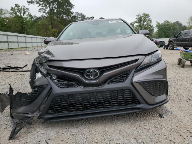4T1T11AK6PU749755 - 2023 TOYOTA CAMRY SE NIGHT SHADE GRAY photo 5