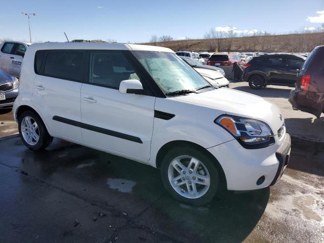 KNDJT2A20B7716110 - 2011 KIA SOUL + WHITE photo 4