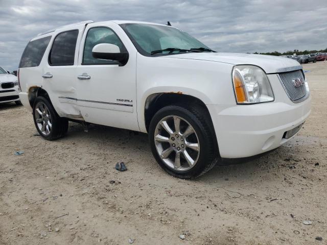 1GKUKEEF4AR184155 - 2010 GMC YUKON DENALI WHITE photo 4