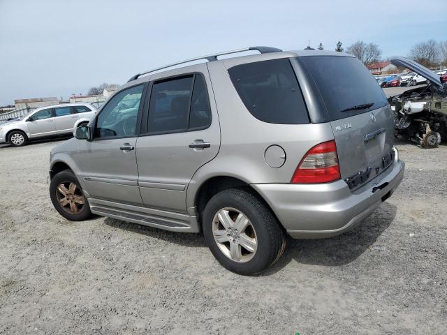 4JGAB57E75A529732 - 2005 MERCEDES-BENZ ML 350 SILVER photo 2