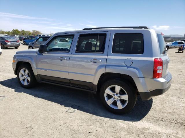 1C4NJPFB9GD711753 - 2016 JEEP PATRIOT LATITUDE SILVER photo 2