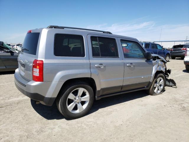 1C4NJPFB9GD711753 - 2016 JEEP PATRIOT LATITUDE SILVER photo 3