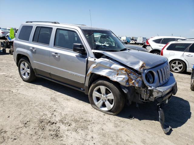 1C4NJPFB9GD711753 - 2016 JEEP PATRIOT LATITUDE SILVER photo 4