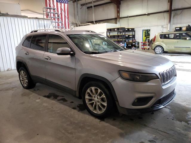 1C4PJLCB1KD205221 - 2019 JEEP CHEROKEE LATITUDE SILVER photo 4