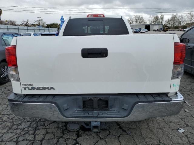 5TFRM5F1XDX060826 - 2013 TOYOTA TUNDRA DOUBLE CAB SR5 WHITE photo 6