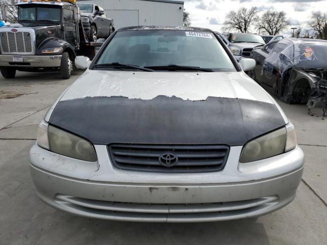 JT2BG22K1Y0439937 - 2000 TOYOTA CAMRY CE SILVER photo 5