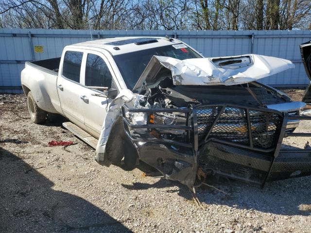 1GC4K0EY8JF180174 - 2018 CHEVROLET SILVERADO K3500 LTZ WHITE photo 4