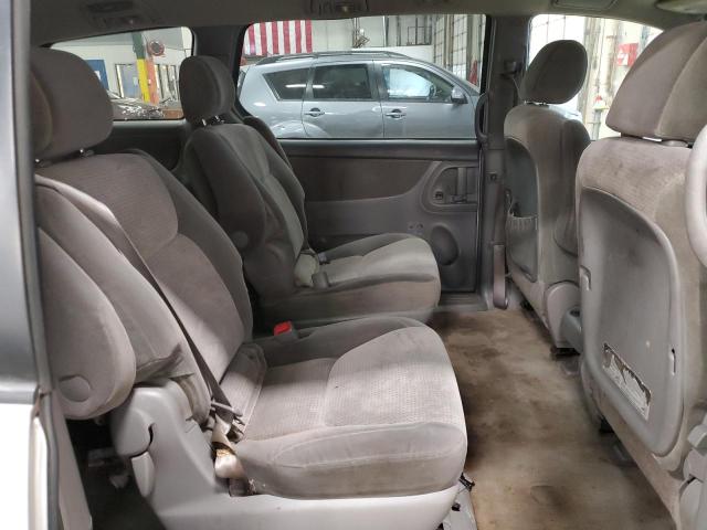 5TDZK23C18S195859 - 2008 TOYOTA SIENNA CE GOLD photo 11