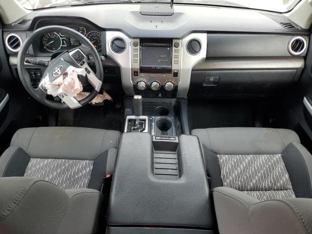 5TFRM5F15JX127280 - 2018 TOYOTA TUNDRA DOUBLE CAB SR/SR5 WHITE photo 8