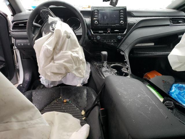 4T1G11AKXRU226095 - 2024 TOYOTA CAMRY SE NIGHT SHADE WHITE photo 8