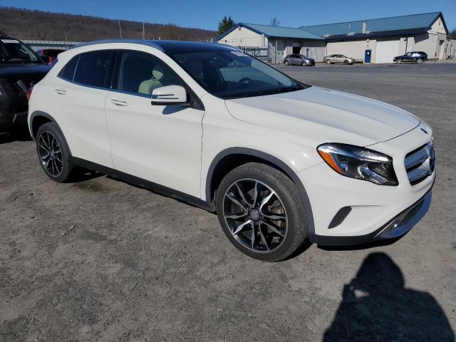 WDCTG4GBXHJ305528 - 2017 MERCEDES-BENZ GLA 250 4MATIC WHITE photo 4