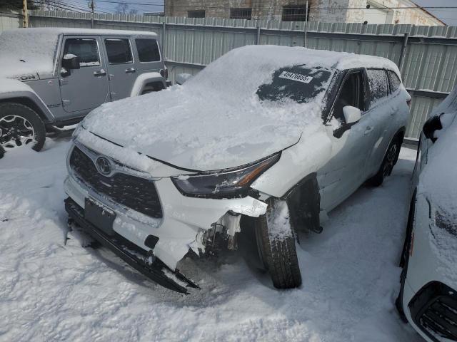 5TDGZRBHXNS582642 - 2022 TOYOTA HIGHLANDER XLE WHITE photo 1