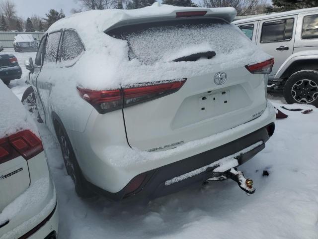 5TDGZRBHXNS582642 - 2022 TOYOTA HIGHLANDER XLE WHITE photo 2