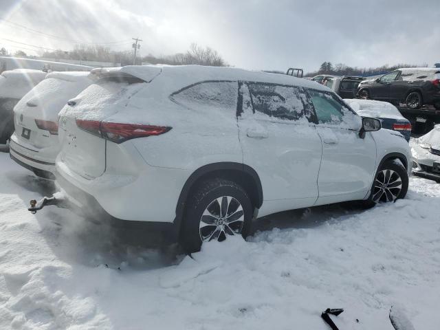 5TDGZRBHXNS582642 - 2022 TOYOTA HIGHLANDER XLE WHITE photo 3