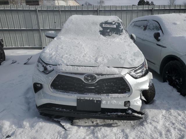 5TDGZRBHXNS582642 - 2022 TOYOTA HIGHLANDER XLE WHITE photo 5