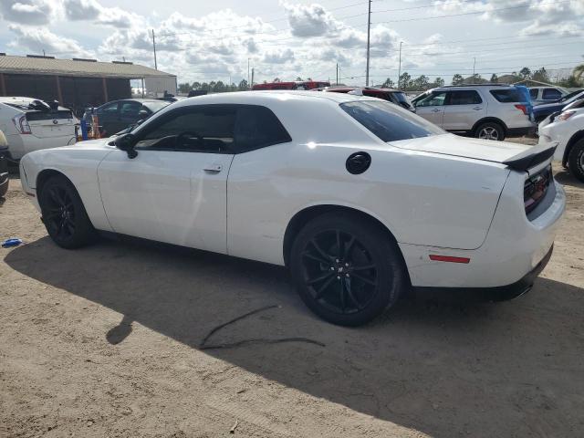 2C3CDZAG8JH339365 - 2018 DODGE CHALLENGER SXT WHITE photo 2