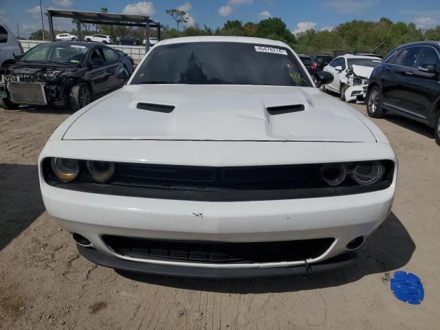 2C3CDZAG8JH339365 - 2018 DODGE CHALLENGER SXT WHITE photo 5