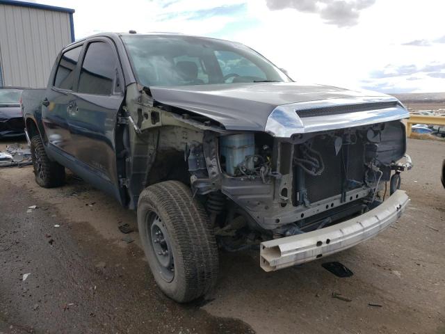 5TFDW5F11FX486167 - 2015 TOYOTA TUNDRA CREWMAX SR5 GRAY photo 4