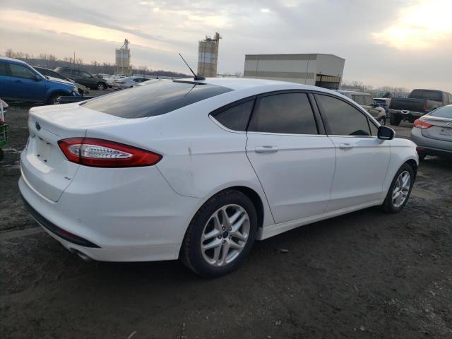 3FA6P0H73GR366171 - 2016 FORD FUSION SE WHITE photo 3