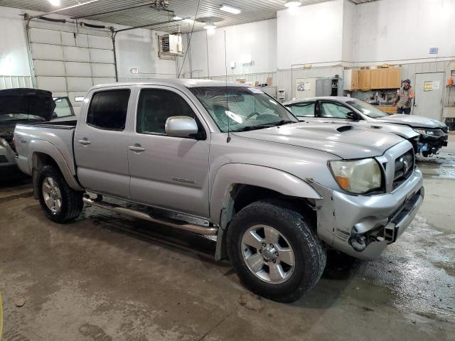 3TMJU62N88M052540 - 2008 TOYOTA TACOMA DOUBLE CAB PRERUNNER SILVER photo 4