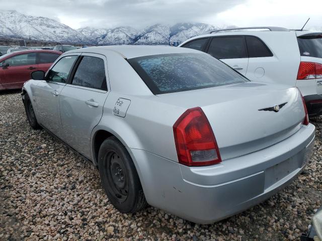 2C3KA43R37H774079 - 2007 CHRYSLER 300 SILVER photo 2