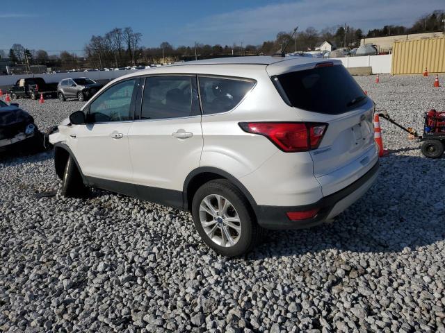 1FMCU9GD3KUB51677 - 2019 FORD ESCAPE SE WHITE photo 2