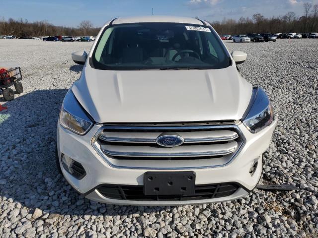 1FMCU9GD3KUB51677 - 2019 FORD ESCAPE SE WHITE photo 5