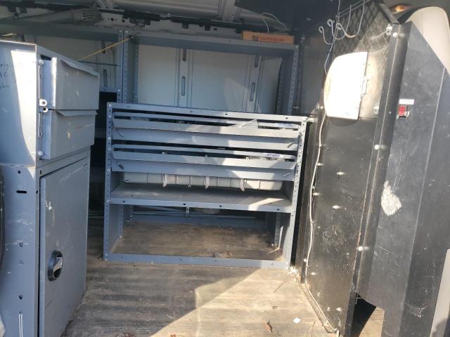 1GCWGFCA4D1904057 - 2013 CHEVROLET EXPRESS G2 WHITE photo 11