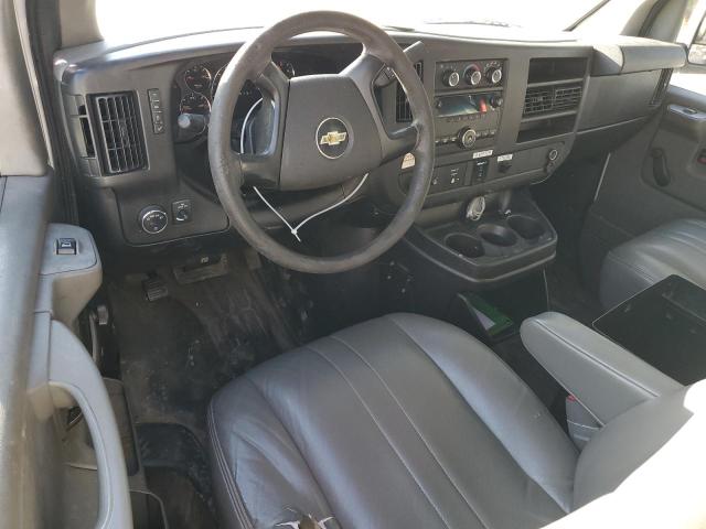 1GCWGFCA4D1904057 - 2013 CHEVROLET EXPRESS G2 WHITE photo 8