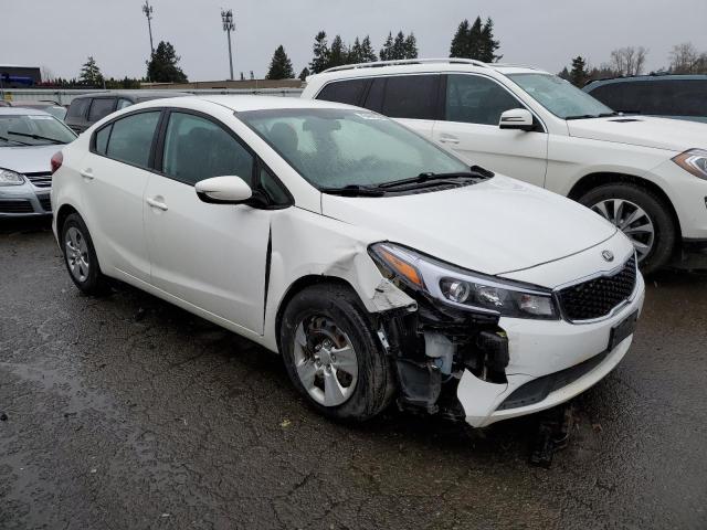 3KPFK4A76HE038214 - 2017 KIA FORTE LX WHITE photo 4