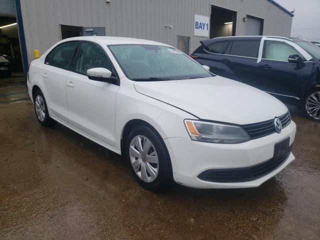 3VWD17AJXEM222948 - 2014 VOLKSWAGEN JETTA SE WHITE photo 4