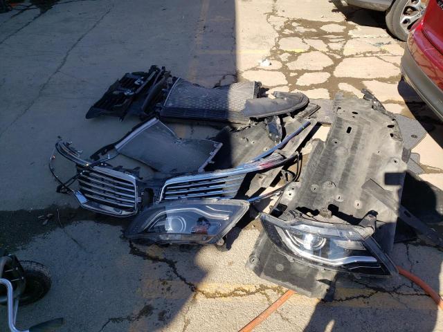 2LMPJ8LR6HBL10961 - 2017 LINCOLN MKX RESERVE أحمر صورة 13