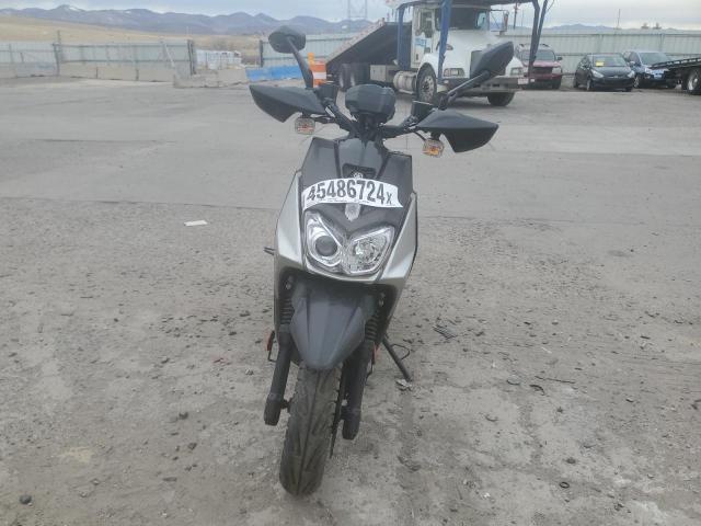 RKRSEB1Y2JA003108 - 2018 YAMAHA YW125 BLACK photo 2