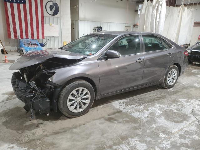 4T4BF1FK9FR513563 - 2015 TOYOTA CAMRY LE GRAY photo 1
