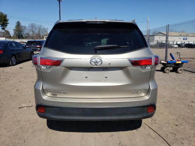 5TDJKRFH1FS133128 - 2015 TOYOTA HIGHLANDER XLE 银色 照片 6