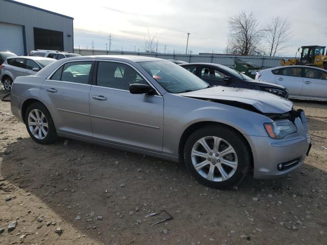 2C3CCAGG0DH590185 - 2013 CHRYSLER 300 S SILVER photo 4