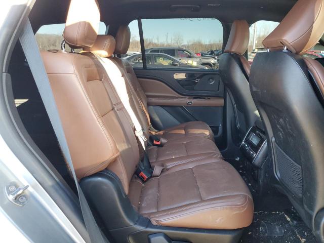 5LM5J7XC2RGL06738 - 2024 LINCOLN AVIATOR RESERVE Argent photo 11