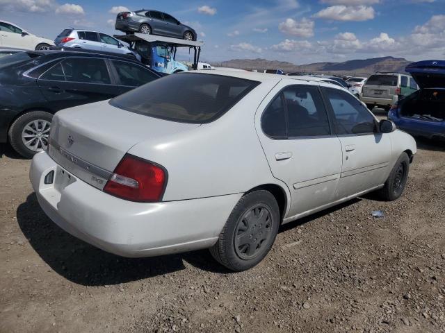 1N4DL01DXYC162955 - 2000 NISSAN ALTIMA XE WHITE photo 3