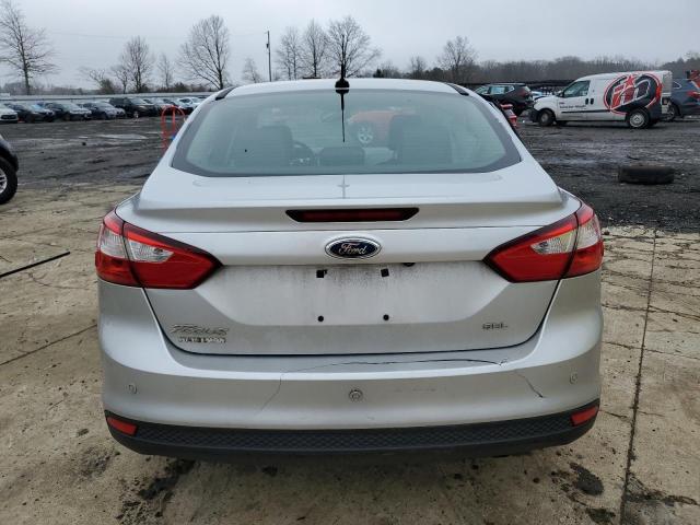 1FAHP3H29CL125254 - 2012 FORD FOCUS SEL SILVER photo 6