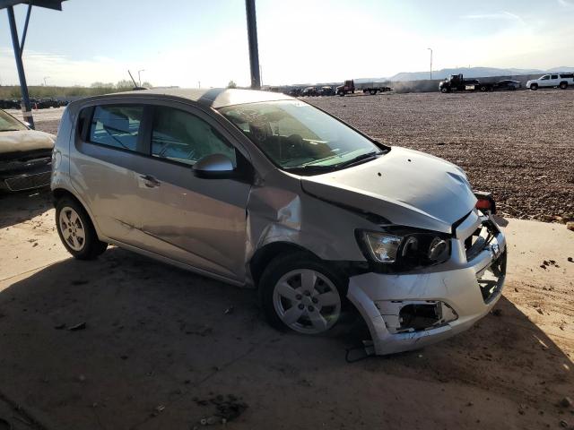 1G1JA6SH4F4115900 - 2015 CHEVROLET SONIC LS 银色 照片 4