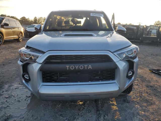 JTERU5JR3P6149351 - 2023 TOYOTA 4RUNNER SE SILVER photo 5