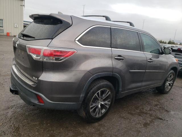5TDKKRFH5GS139553 - 2016 TOYOTA HIGHLANDER XLE BROWN photo 3