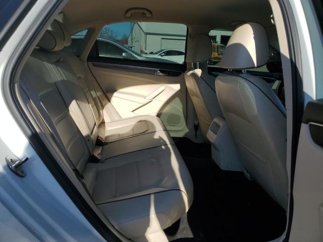1VWDT7A36HC041511 - 2017 VOLKSWAGEN PASSAT R-LINE Սպիտակ լուսանկար 10