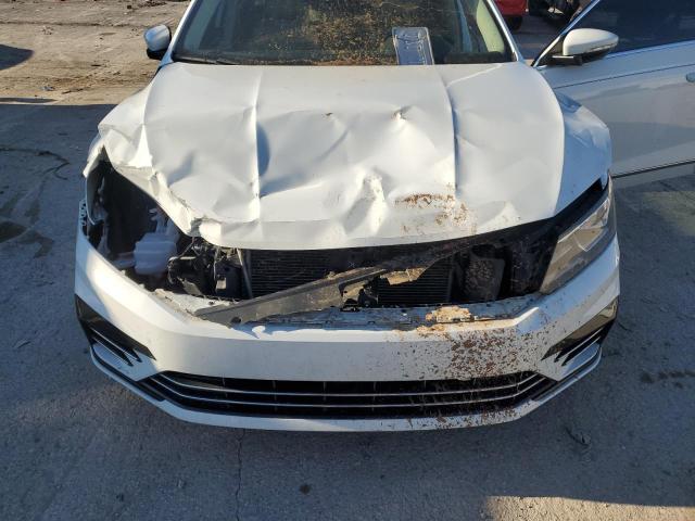 1VWDT7A36HC041511 - 2017 VOLKSWAGEN PASSAT R-LINE Սպիտակ լուսանկար 11